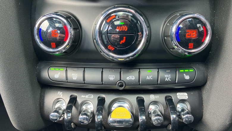 MINI Hatchback 135kW Cooper S Level 3 33kWh 3dr Auto Electric Hatchback